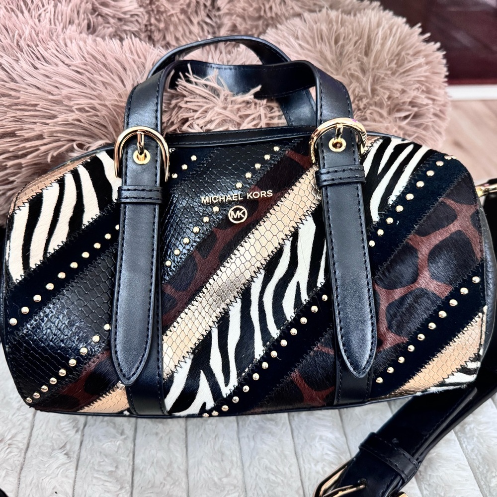 Michael Kors Stanton Medium East West Leather Barrel Messenger Black Multi